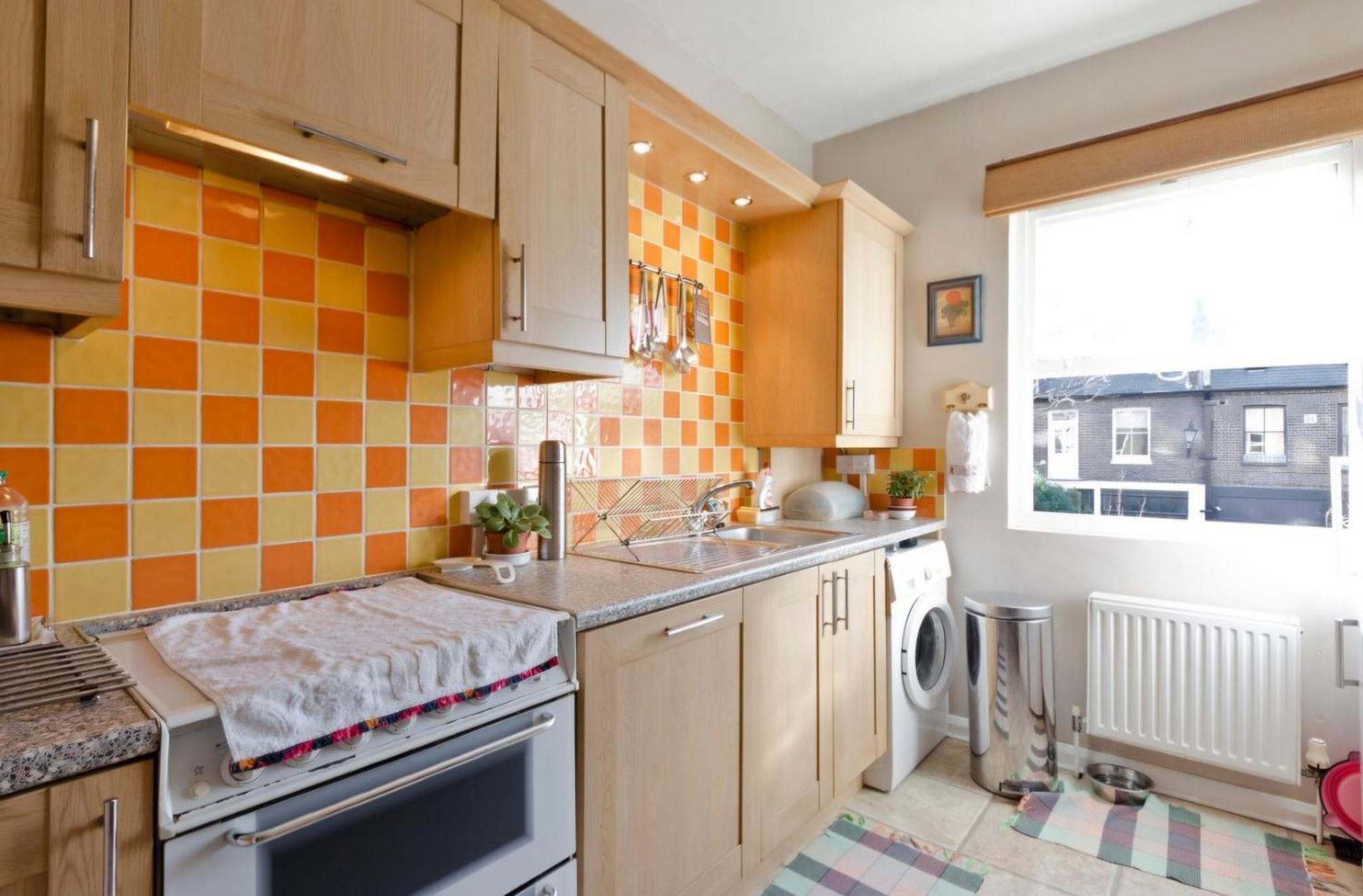 Gazde/Camere de închiriat Spacious Double Bedroom In Kensington *