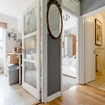 Spacious Double Bedroom In Kensington