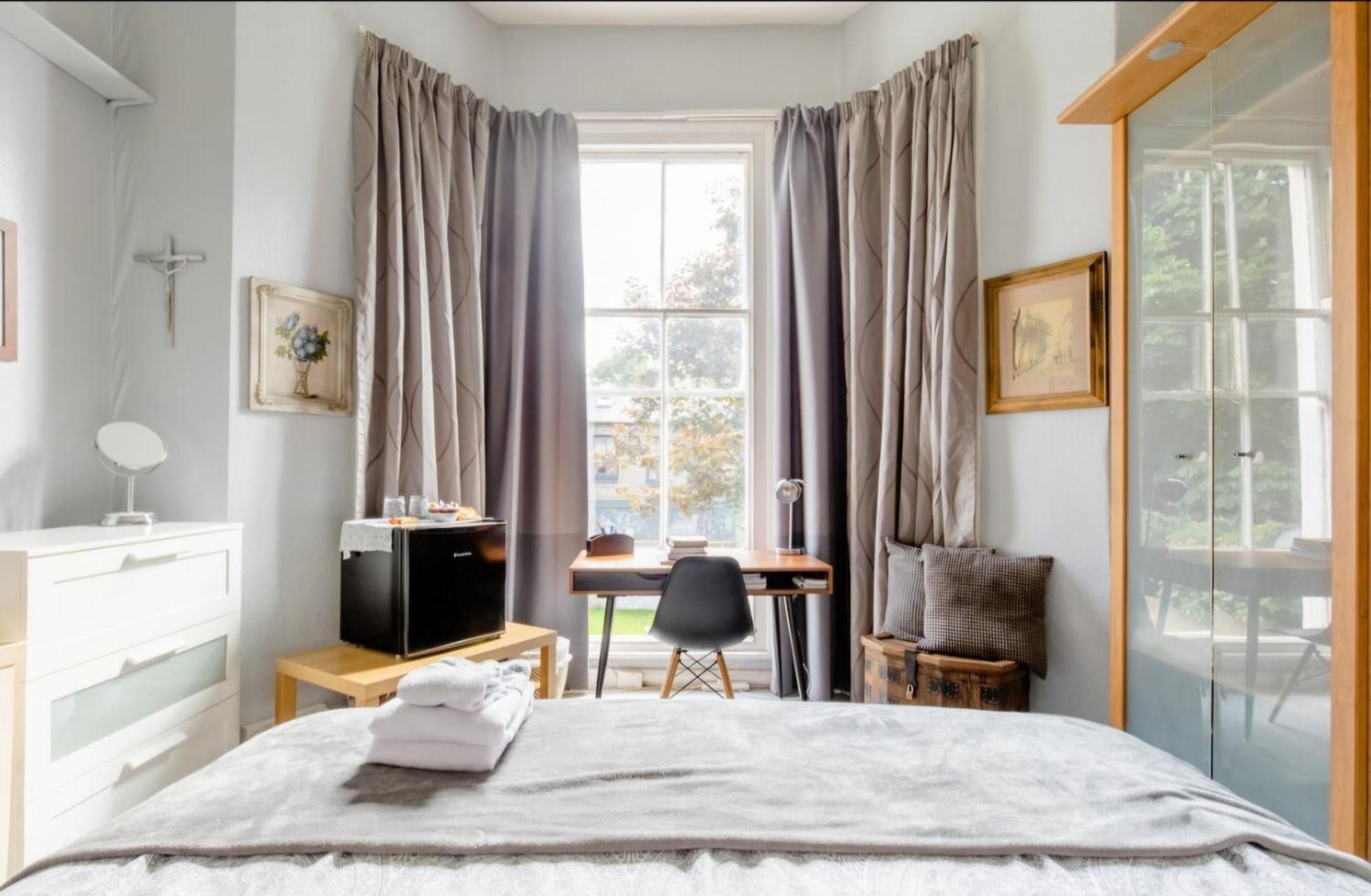 Alloggio in famiglia Spacious Double Bedroom In Kensington *